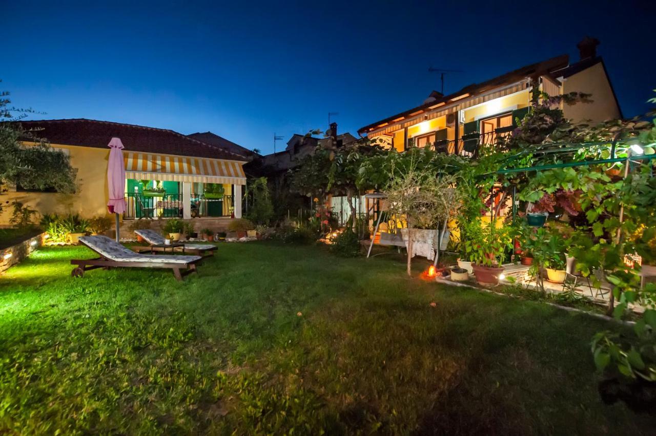 Apartments And Rooms Villa Dea Adults Only Ровинь Экстерьер фото