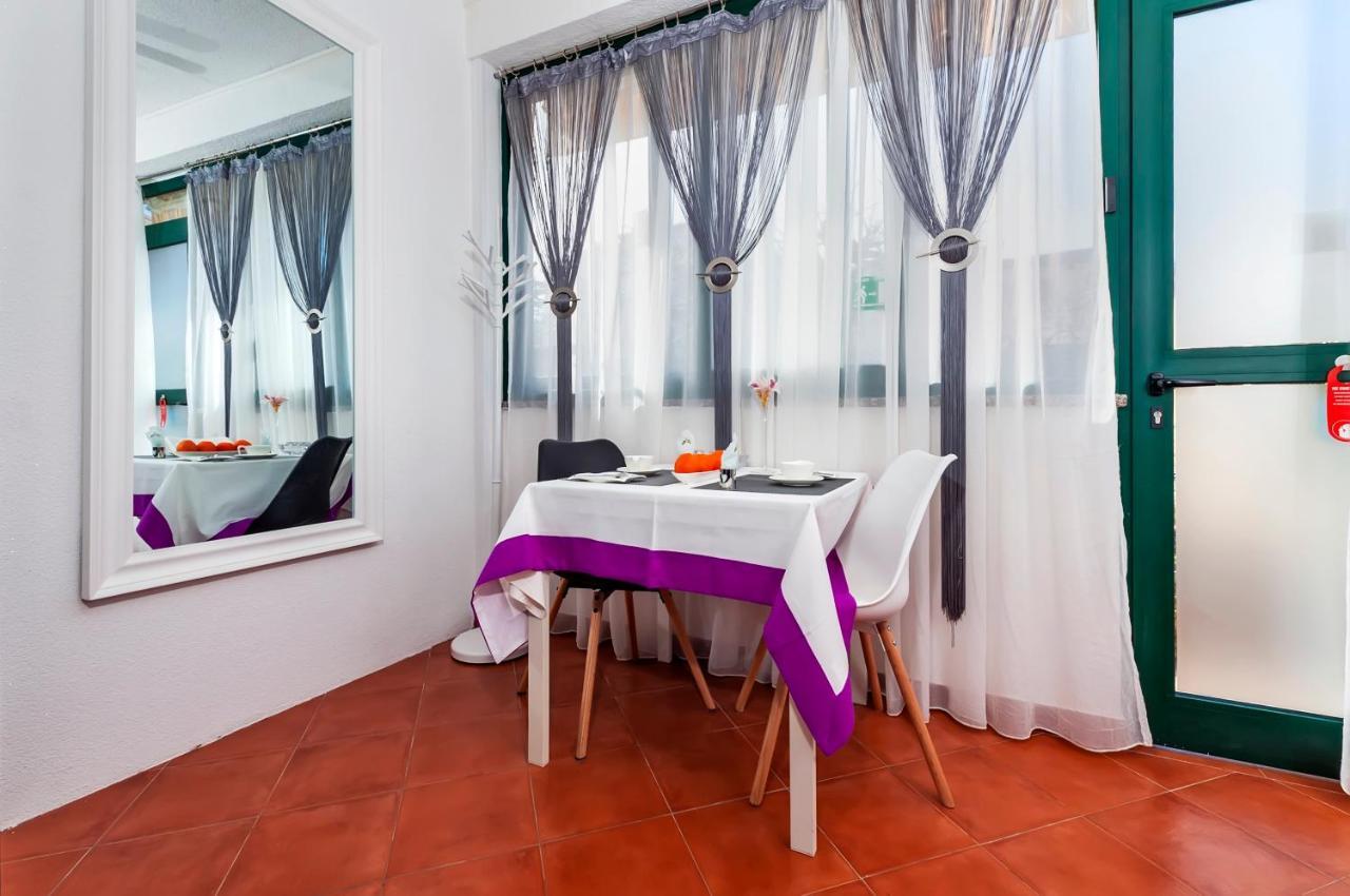 Apartments And Rooms Villa Dea Adults Only Ровинь Экстерьер фото