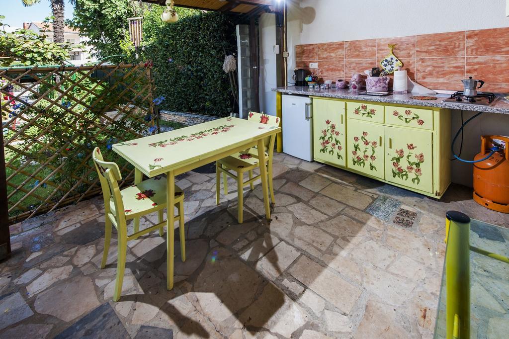 Apartments And Rooms Villa Dea Adults Only Ровинь Экстерьер фото