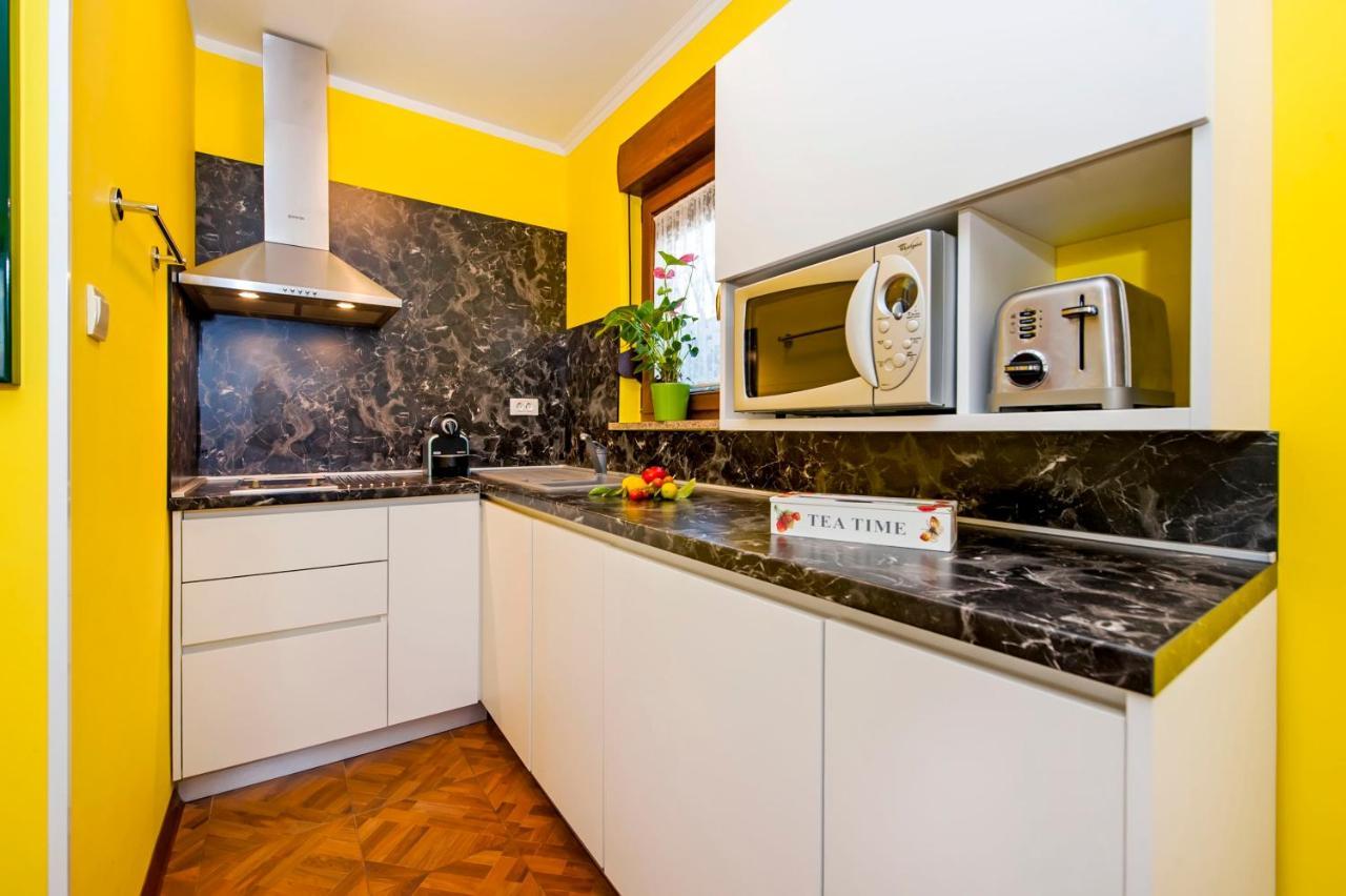 Apartments And Rooms Villa Dea Adults Only Ровинь Экстерьер фото
